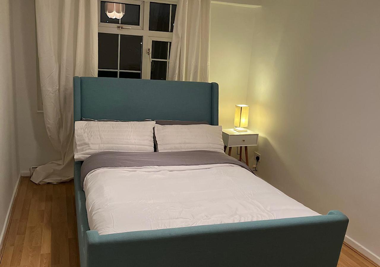 Lovely 2 Bedroom Apartment With Parking Space Londyn Zewnętrze zdjęcie