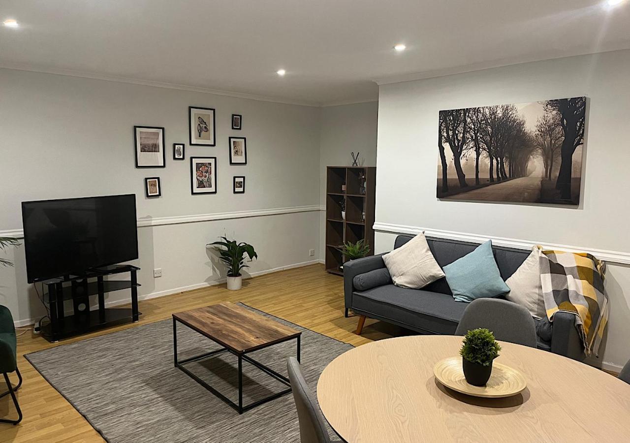 Lovely 2 Bedroom Apartment With Parking Space Londyn Zewnętrze zdjęcie