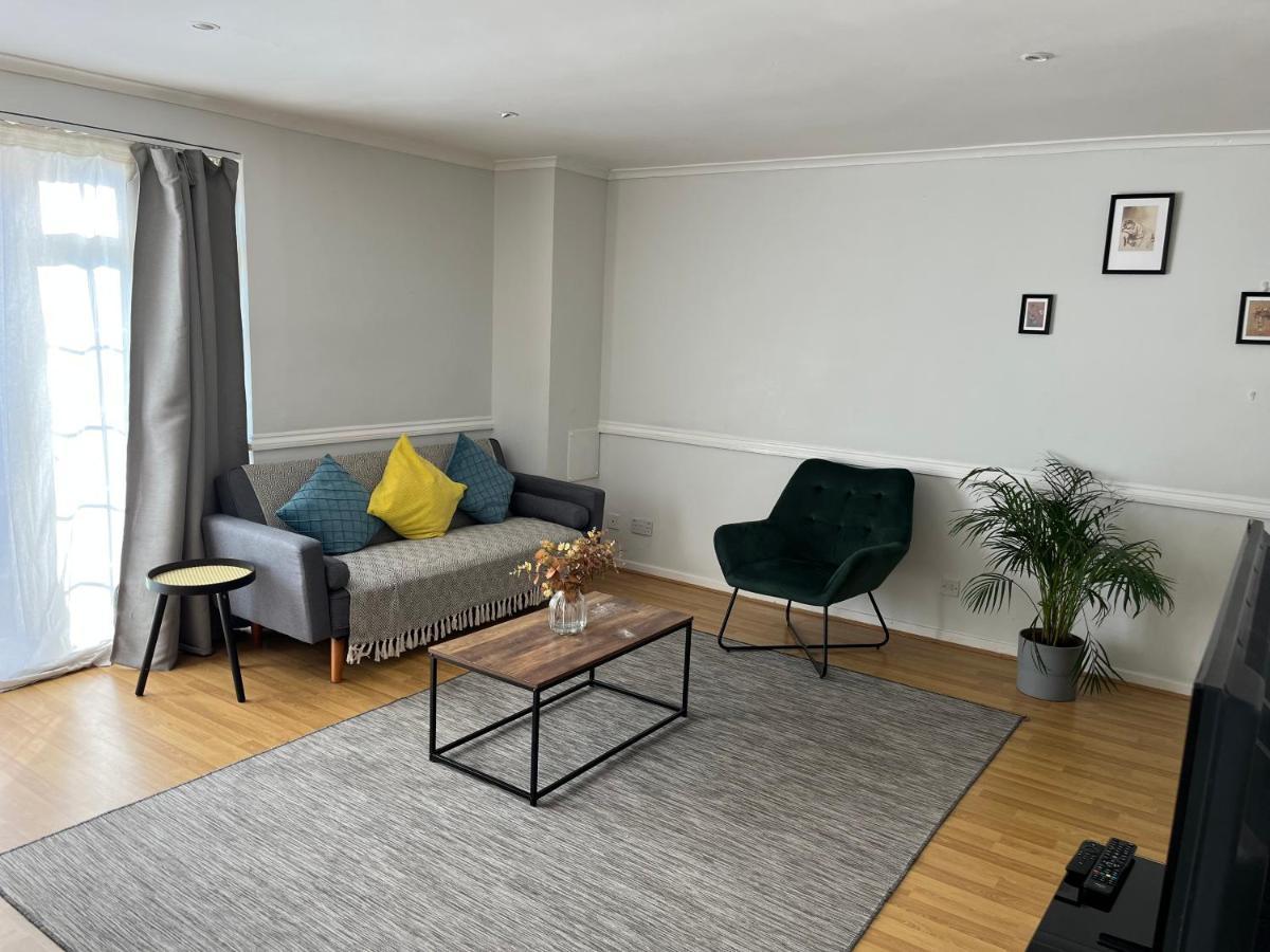 Lovely 2 Bedroom Apartment With Parking Space Londyn Zewnętrze zdjęcie